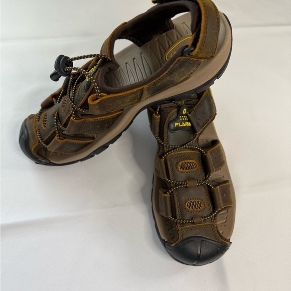 Brown and Black Hiking Sandals with Adjustable Straps - Picture 3 of 7